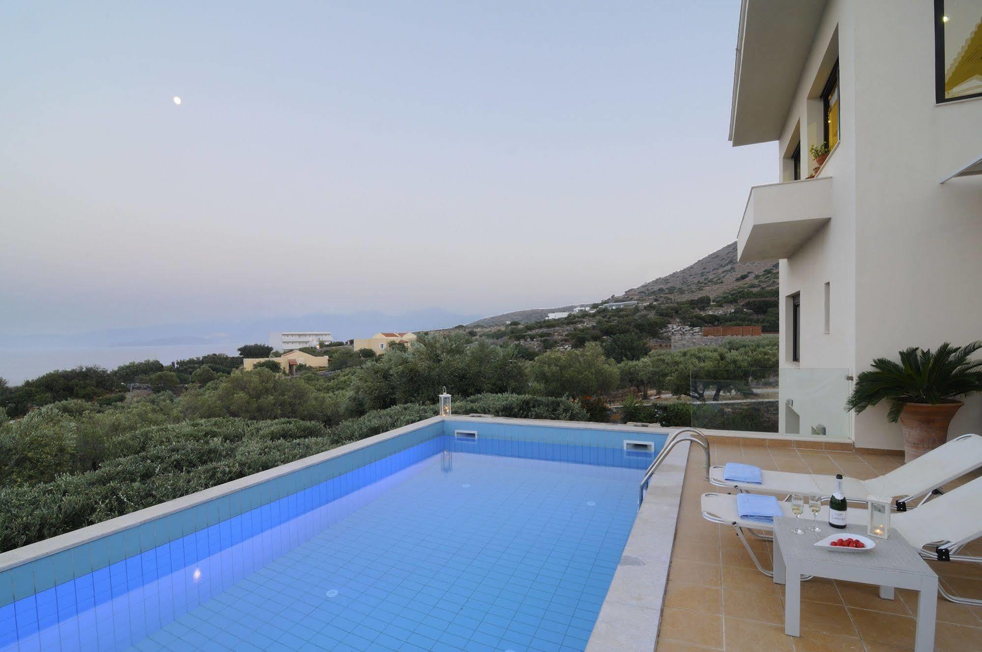 Villa Panorama เอลุนดา ภายนอก รูปภาพ